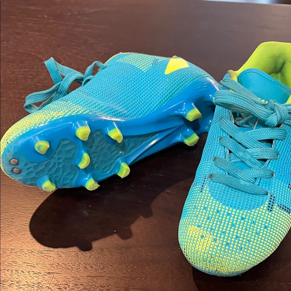 Dream Pairs kids  Blue Neon Green Soccer Cleats size 13